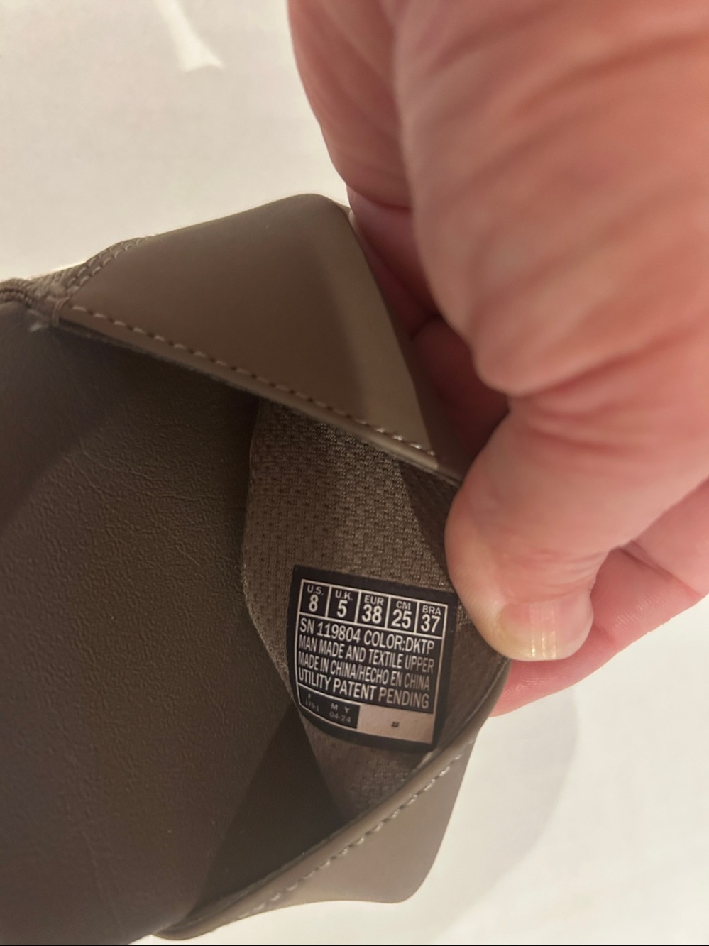 Skechers slip-ins size 8 taupe sandals - Picture 4 of 6